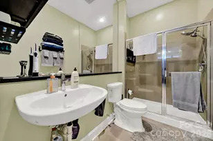 333 W Trade St, Charlotte, NC 28202 - Photo 7
