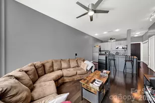 333 W Trade St, Charlotte, NC 28202 - Photo 15
