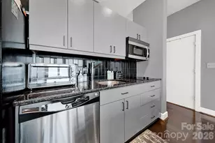 333 W Trade St, Charlotte, NC 28202 - Photo 9