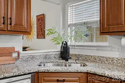5906 Meadow Hill Drive, Charlotte, NC 28212 - Photo 13