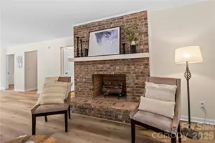 181 N Britton Creek Ct, Hendersonville, NC 28789 - Photo 3