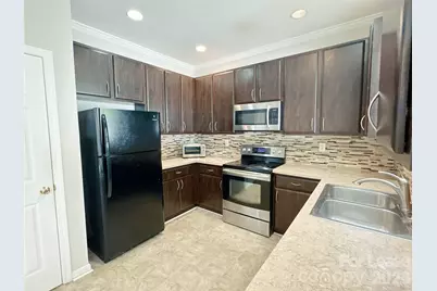 7629 Abigail Glen Drive, Charlotte, NC 28212 - Photo 3