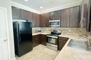 7629 Abigail Glen Dr, Charlotte, NC 28212 - Photo 3
