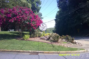 1050 21st Ave NW, Hickory, NC 28601 - Photo 1