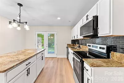 4900 Malibu Drive, Charlotte, NC 28215 - Photo 13