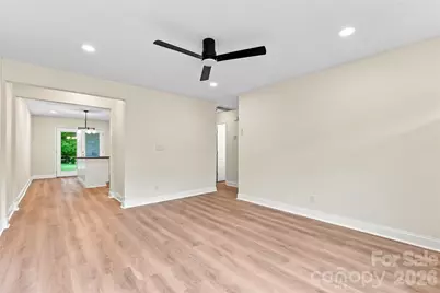 4900 Malibu Drive, Charlotte, NC 28215 - Photo 7