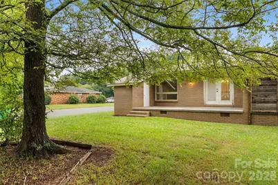 4900 Malibu Drive, Charlotte, NC 28215 - Photo 21