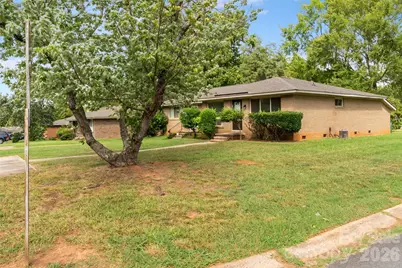 4900 Malibu Drive, Charlotte, NC 28215 - Photo 3