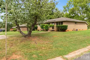 4900 Malibu Dr, Charlotte, NC 28215 - Photo 3