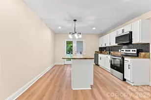4900 Malibu Dr, Charlotte, NC 28215 - Photo 9