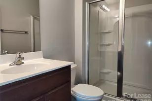 6731 Broad Valley Ct, Charlotte, NC 28216 - Photo 17