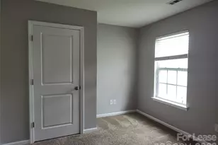 6731 Broad Valley Ct, Charlotte, NC 28216 - Photo 15