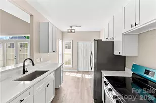 14718 Lions Pride Ct, Charlotte, NC 28278 - Photo 7