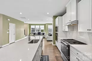957 Portrush Ln, Tega Cay, SC 29708 - Photo 17