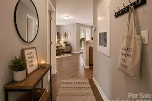 9810 Campus Walk Ln, Charlotte, NC 28262 - Photo 3