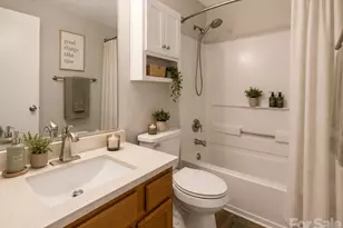 9810 Campus Walk Ln, Charlotte, NC 28262 - Photo 7