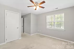 9810 Campus Walk Ln, Charlotte, NC 28262 - Photo 27