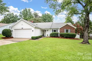3412 Pondridge Ct, Charlotte, NC 28269 - Photo 1