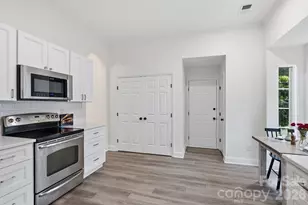 3412 Pondridge Ct, Charlotte, NC 28269 - Photo 15
