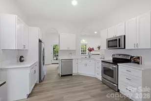 3412 Pondridge Ct, Charlotte, NC 28269 - Photo 13