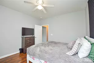 10663 Hill Point Ct, Charlotte, NC 28262 - Photo 19