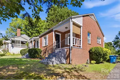 1060 14th Avenue NW, Hickory, NC 28601 - Photo 3