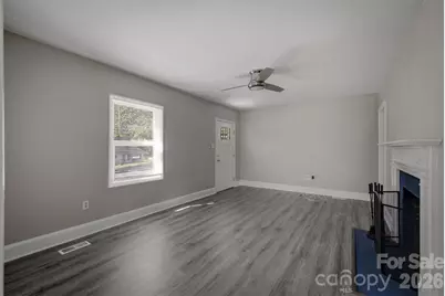 1060 14th Avenue NW, Hickory, NC 28601 - Photo 9