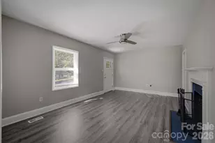 1060 14th Ave NW, Hickory, NC 28601 - Photo 9