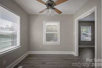 1060 14th Avenue NW, Hickory, NC 28601 - Photo 7