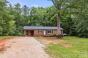 3104 University Dr, Lancaster, SC 29720 - Photo 1