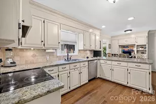 1001 Plantation Dr NE, Lenoir, NC 28645 - Photo 9
