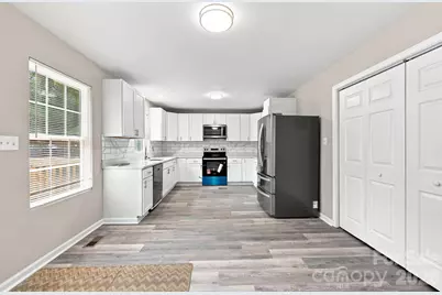 302 Hunter Street, York, SC 29745 - Photo 9