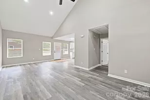302 Hunter St, York, SC 29745 - Photo 5