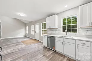 302 Hunter St, York, SC 29745 - Photo 15