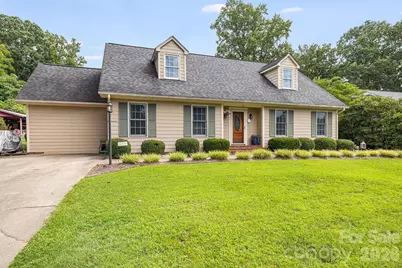 318 Sharon Avenue NW, Lenoir, NC 28645 - Photo 1