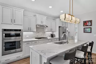 5064 Stonehill Ln, Matthews, NC 28104 - Photo 5