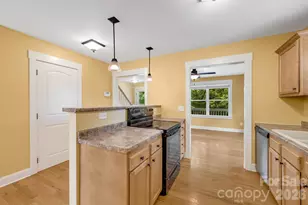 2 Cottage Cv Ln, Asheville, NC 28803 - Photo 15