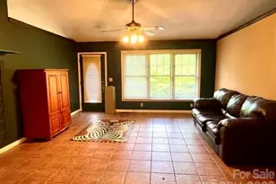 105 Chestnut Hill Rd, Black Mountain, NC 28711 - Photo 7