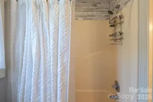 1413 Windemere Ln, Hickory, NC 28602 - Photo 35