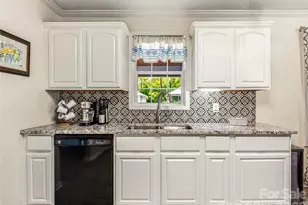 144 Hanover St, Asheville, NC 28806 - Photo 9
