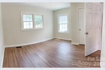 2827 E Long Avenue, Gastonia, NC 28054 - Photo 11