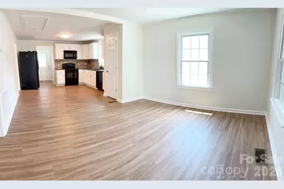 2827 E Long Avenue, Gastonia, NC 28054 - Photo 5