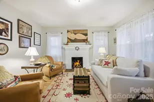 1207 Willow Rd, Hendersonville, NC 28739 - Photo 3