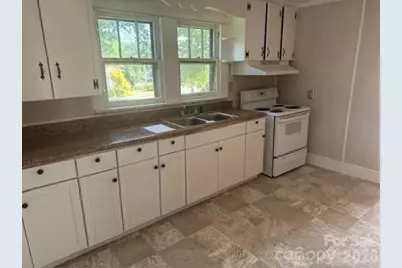 307 Yancey Street, Marion, NC 28752 - Photo 11