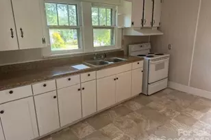 307 Yancey St, Marion, NC 28752 - Photo 11