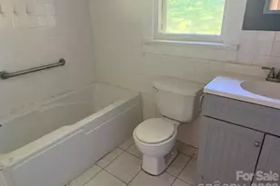 307 Yancey St, Marion, NC 28752 - Photo 9
