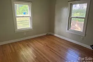 307 Yancey St, Marion, NC 28752 - Photo 7