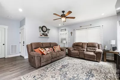 304 E Florida Avenue, Bessemer City, NC 28016 - Photo 9