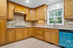 7515 Shady Ln, Charlotte, NC 28215 - Photo 5
