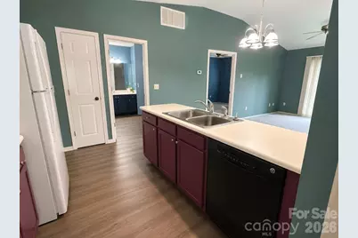 31 Mint Lake Court W #Unit B, Franklin, NC 28734 - Photo 5
